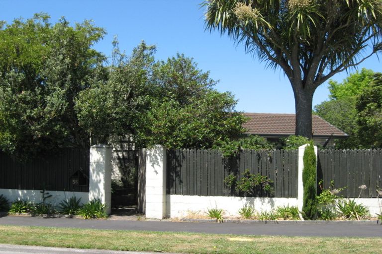 Photo of property in 56 Bellingham Place, Avonhead, Christchurch, 8042