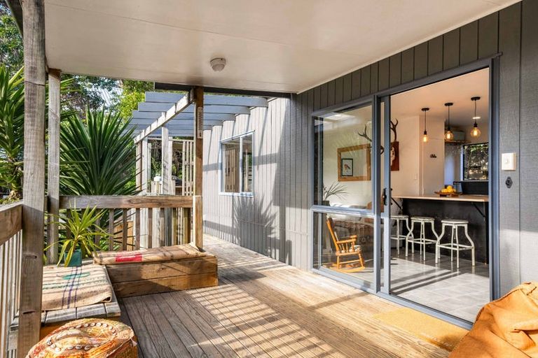 Photo of property in 15a Mount Avenue, Pauanui, Hikuai, 3579