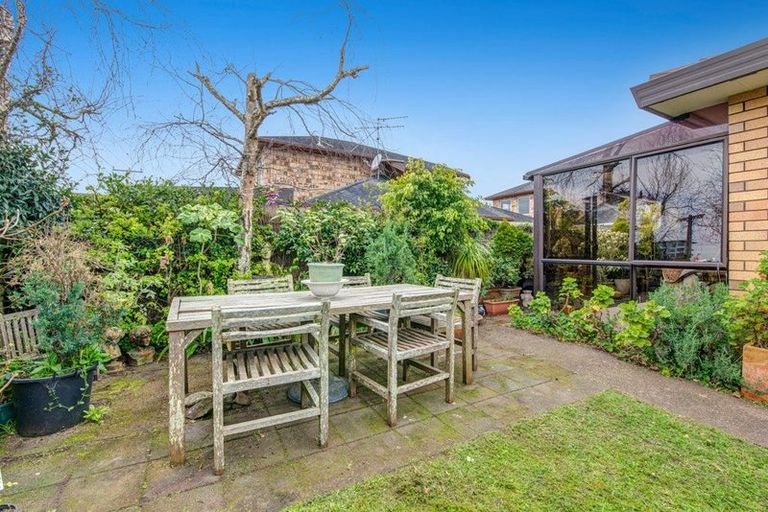 Photo of property in 1/32 Riverside Road, Orewa, 0931