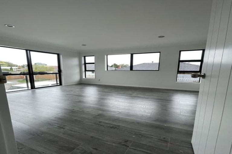 Photo of property in 93 Gray Avenue, Mangere East, Auckland, 2024