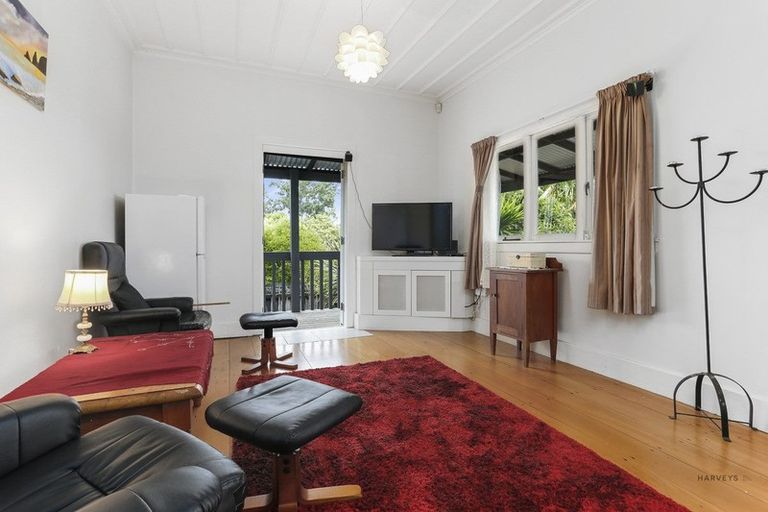 Photo of property in 512a West Coast Road, Oratia, Auckland, 0604