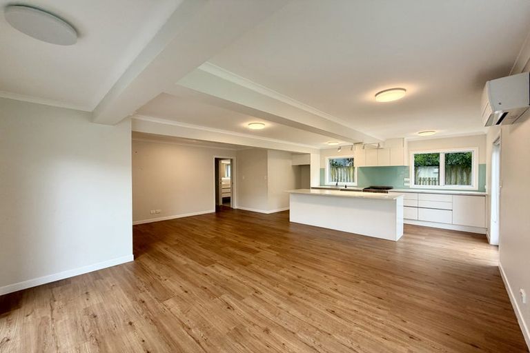 Photo of property in 2/38 Tramway Road, Beach Haven, Auckland, 0626