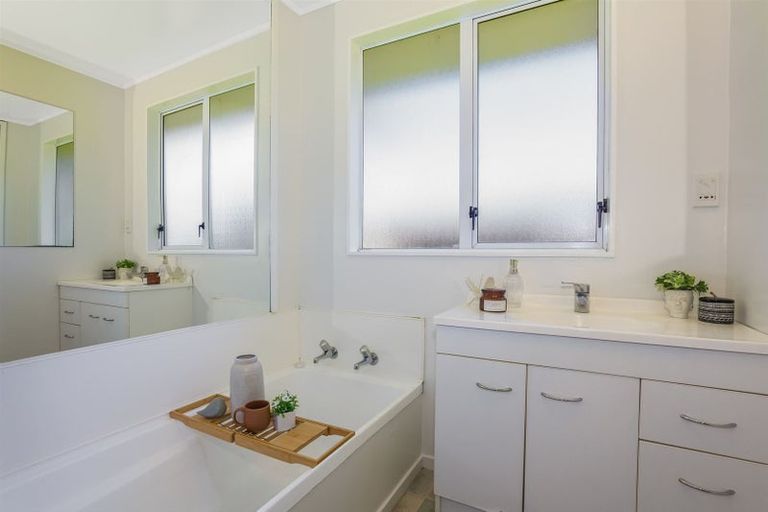 Photo of property in 95b Muri Road, Pukerua Bay, 5026