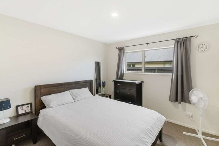 Photo of property in 15 Little Oaks Drive, Yaldhurst, Christchurch, 8042