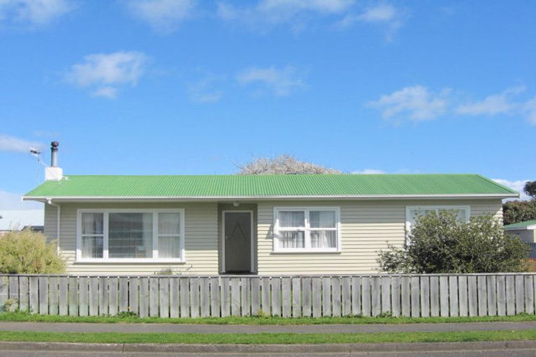 Photo of property in 6 Ross Street, Levin, 5510