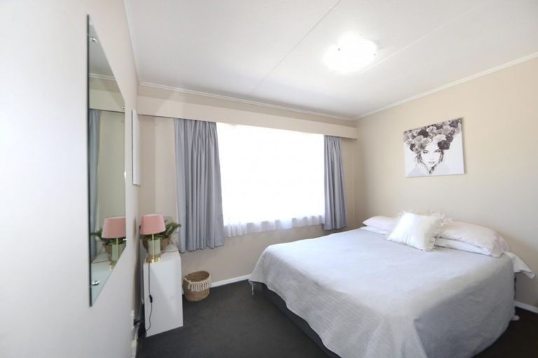 Photo of property in 73 Middle Road, Havelock North, 4130