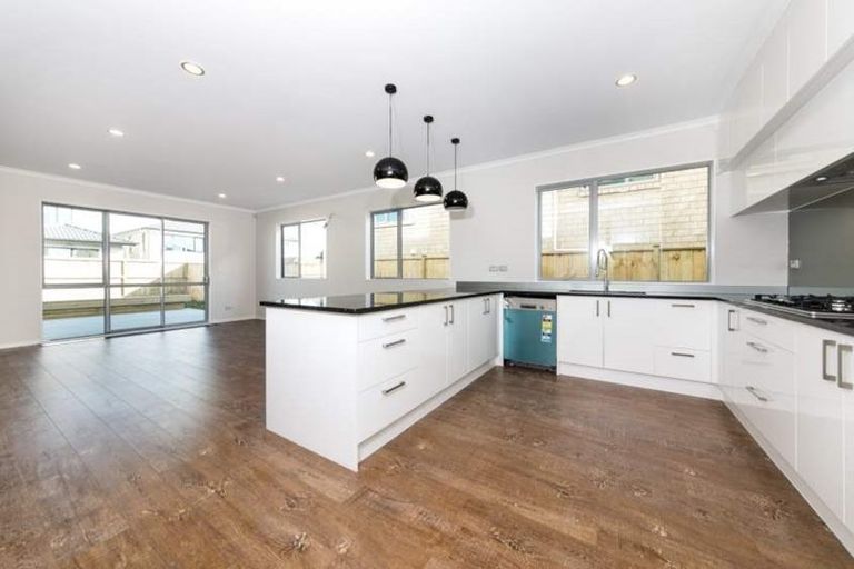 Photo of property in 9 Tinaku Road, Flat Bush, Auckland, 2019