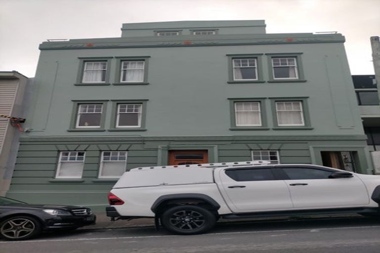 Photo of property in Chatsworth Flats, 5/23 Pirie Street, Mount Victoria, Wellington, 6011