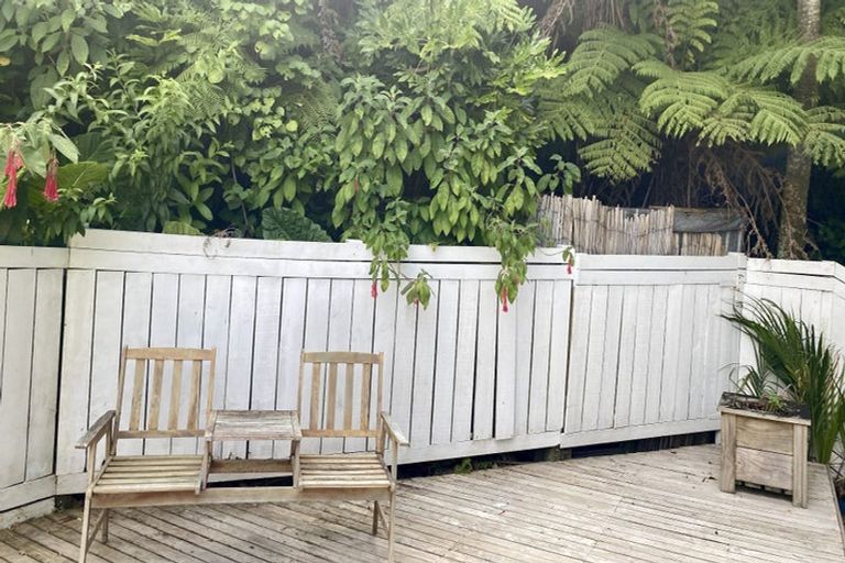 Photo of property in 2/147 Spinella Drive, Bayview, Auckland, 0629