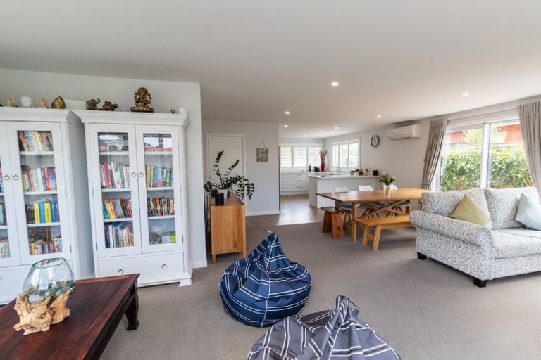 Photo of property in 92 Silverstream Road, Crofton Downs, Wellington, 6035