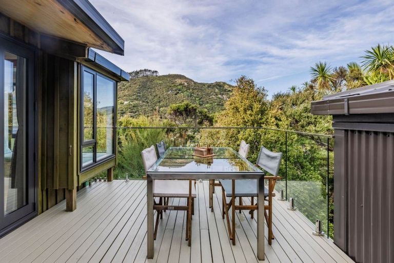 Photo of property in 19 Te Kahikatoa Peninsula Road, Kaeo, 0478