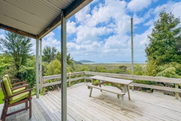 Photo of property in 13 Kaipapaka Row, Te Rerenga, Coromandel, 3582