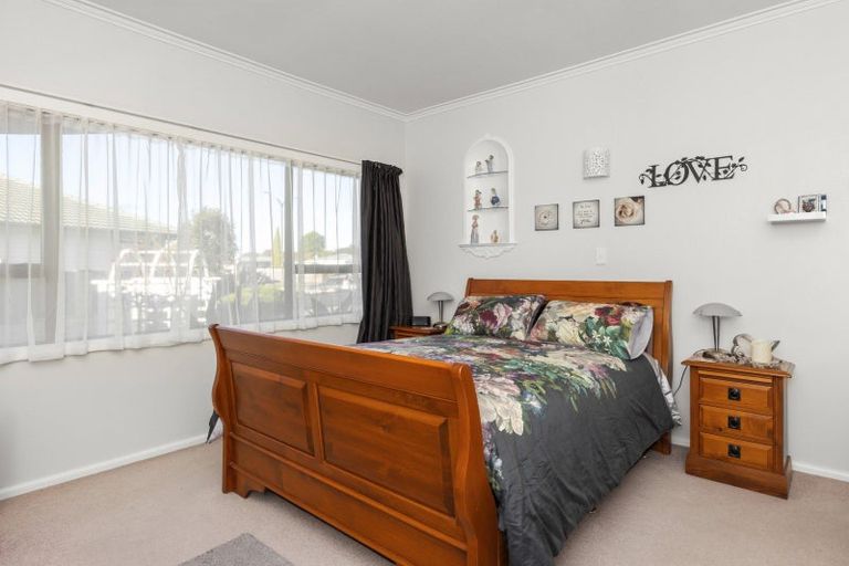 Photo of property in 233 Kennedy Road, Onekawa, Napier, 4110