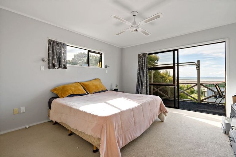 Photo of property in 13a Torkar Road, Clarks Beach, 2122