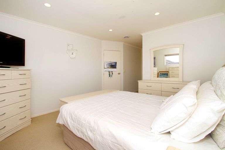 Photo of property in 8 Thyme Court, Flat Bush, Auckland, 2016