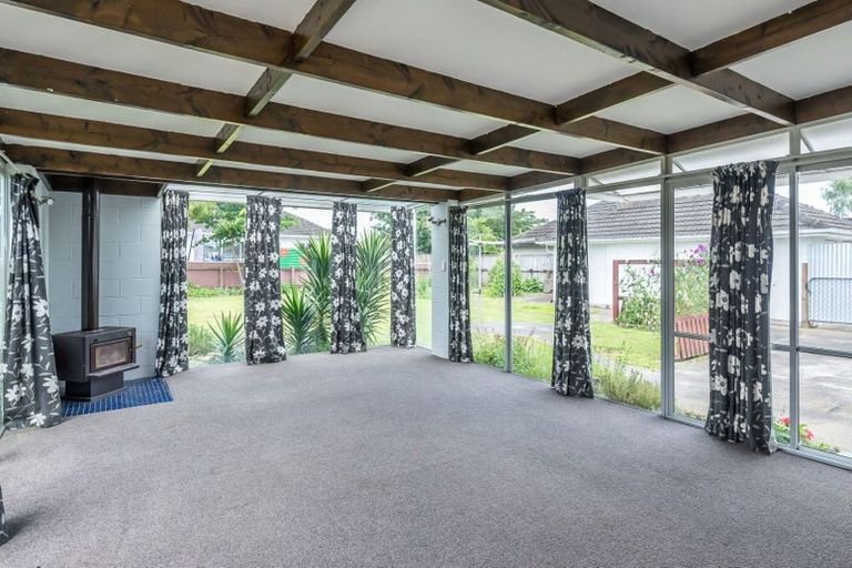 Photo of property in 15 Carlisle Street, Levin, 5510