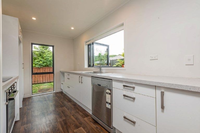 Photo of property in 36 Sunstone Crescent, Brown Owl, Upper Hutt, 5018