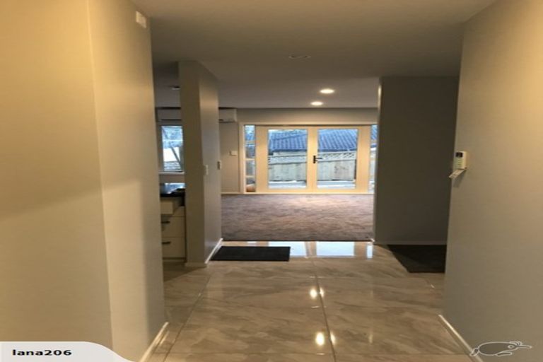 Photo of property in 6/14 Fields Parade, Oteha, Auckland, 0632