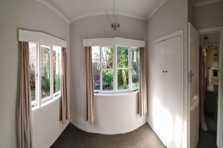 Photo of property in 76 Wade River Road, Stanmore Bay, Whangaparaoa, 0932