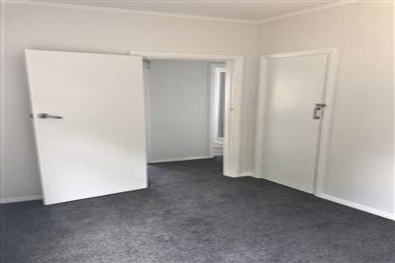 Photo of property in 35 Cavendish Square, Strathmore Park, Wellington, 6022