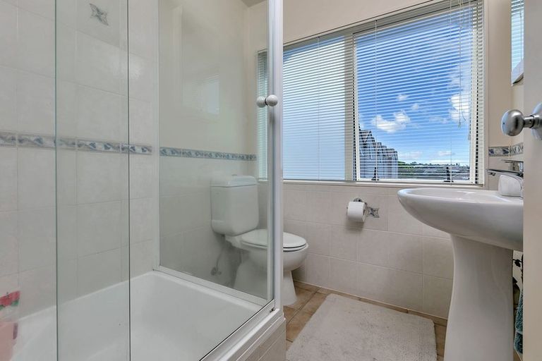 Photo of property in 3/57 Gladstone Road, Northcote, Auckland, 0627