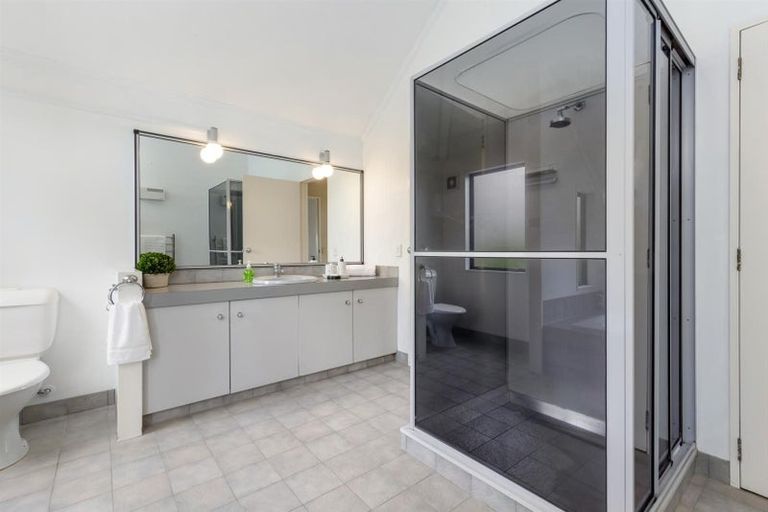 Photo of property in 2/54 Alexander Street, Cockle Bay, Auckland, 2014