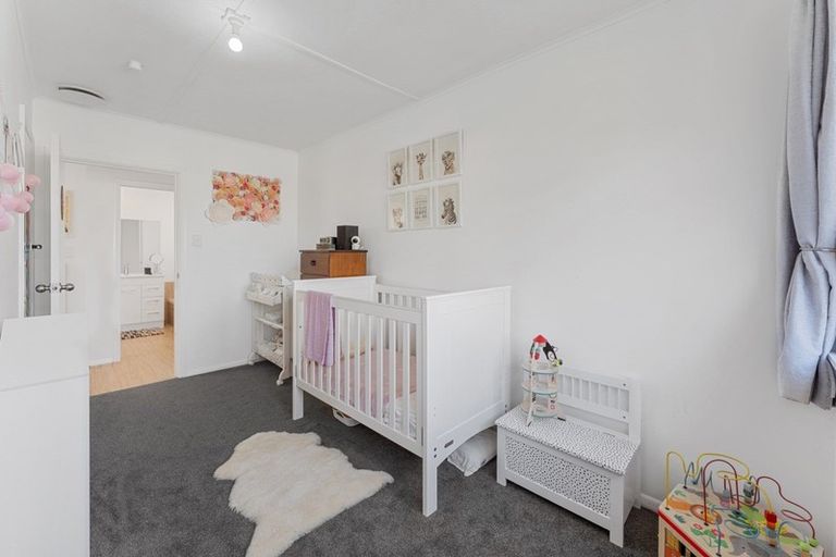 Photo of property in 14 Tararua Street, Trentham, Upper Hutt, 5018