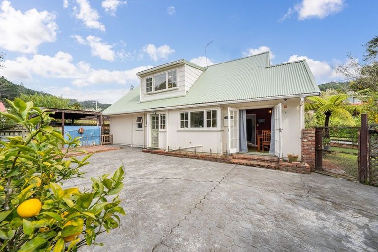 Photo of property in 11 Forest Road, Pinehaven, Upper Hutt, 5019