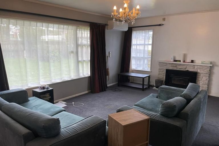 Photo of property in 105 Barrys Road, Glendene, Auckland, 0602