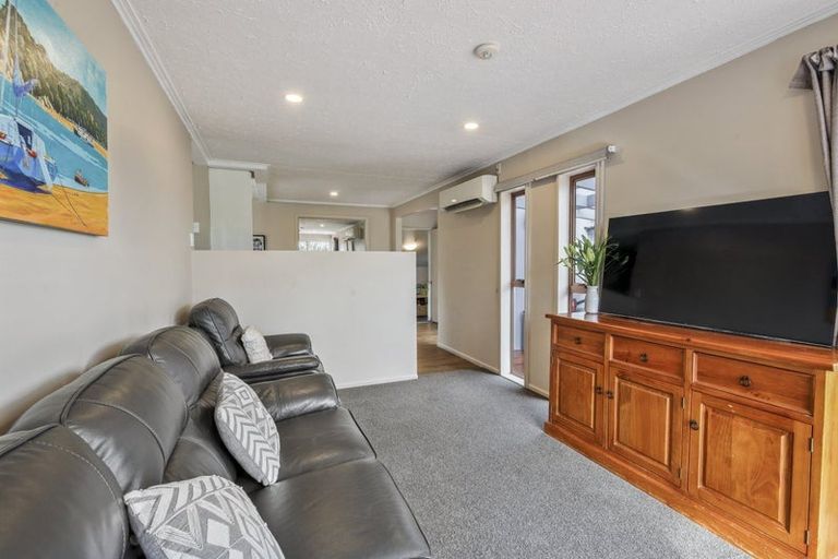 Photo of property in 2 Wallace Place, Rangiora, 7400