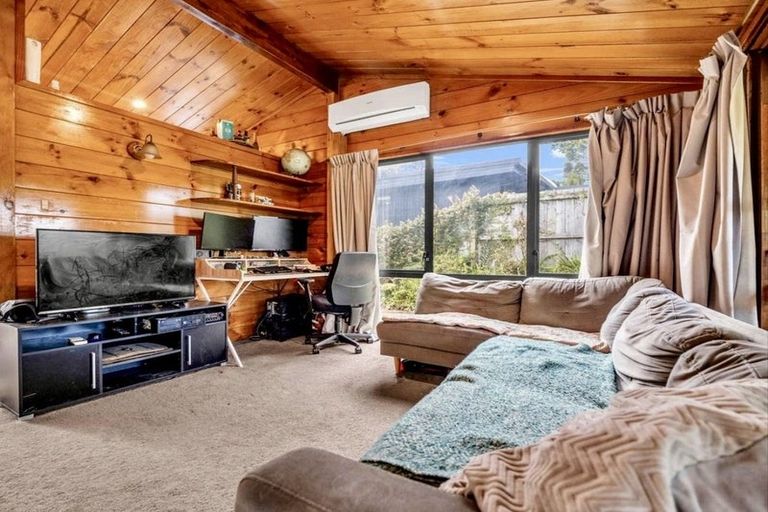 Photo of property in 27 Ray Small Drive, Papakura, 2110