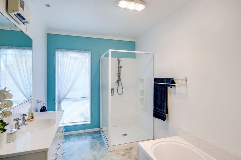 Photo of property in 525a Main North Road, Bay View, Napier, 4104