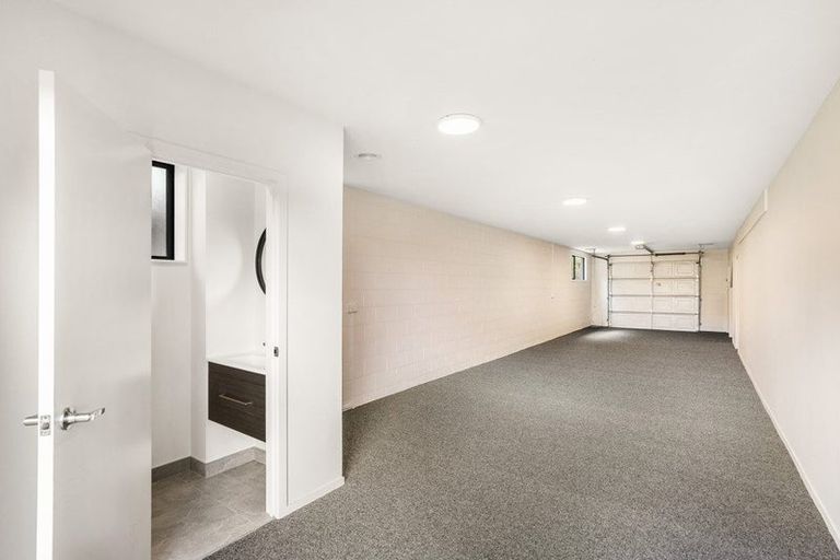 Photo of property in 15 Mcdowell Crescent, Hillcrest, Auckland, 0627