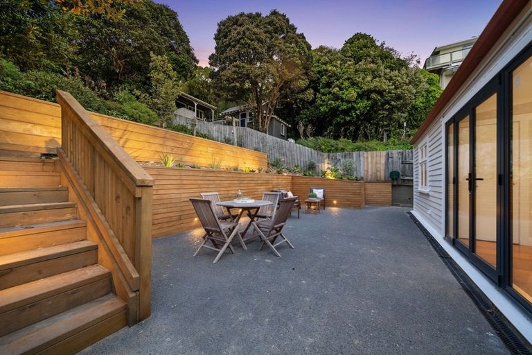 Photo of property in 129 Melbourne Road, Island Bay, Wellington, 6023