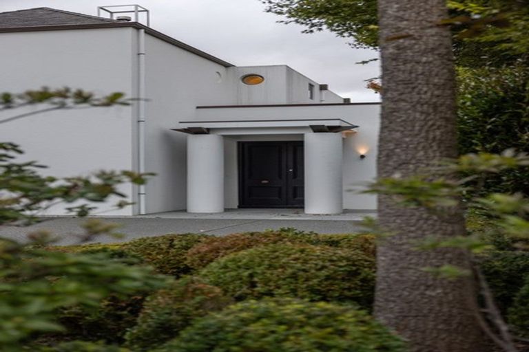 Photo of property in 2 Garden Road, Merivale, Christchurch, 8014