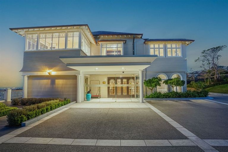 Photo of property in 141 Hackthorne Road, Cashmere, Christchurch, 8022