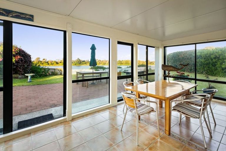 Photo of property in 16 Pohutukawa Drive, Athenree, Katikati, 3177