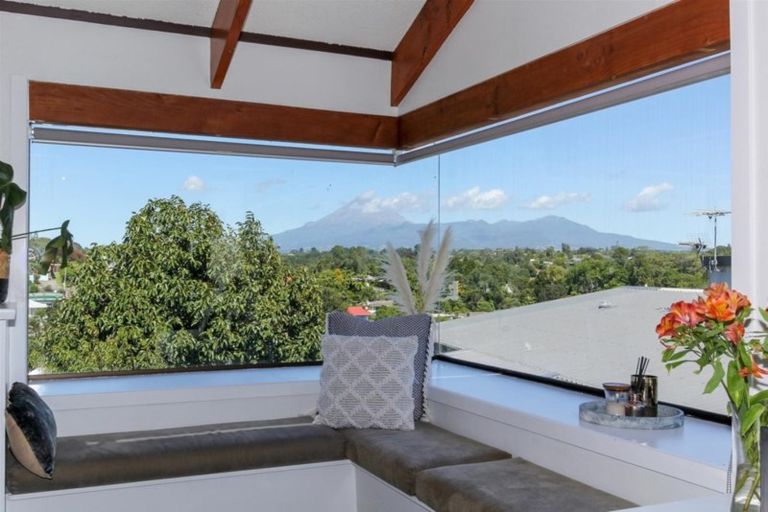 Photo of property in 15 Selwyn Street, Lower Vogeltown, New Plymouth, 4310