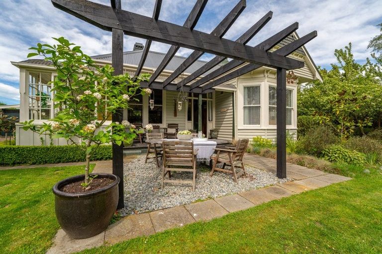 Photo of property in 22 Mckenzie Street, Geraldine, 7930