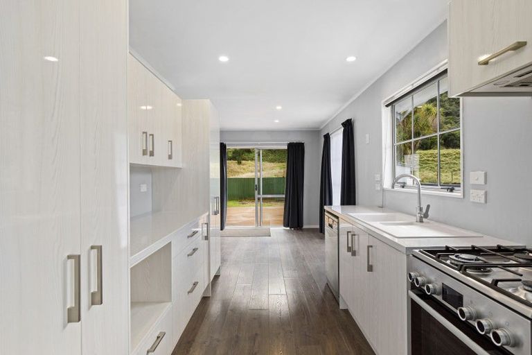 Photo of property in 45 Hartford Crescent, Totara Park, Upper Hutt, 5018