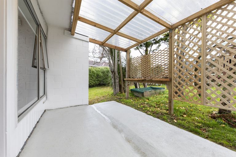 Photo of property in 7/108 West Coast Road, Glen Eden, Auckland, 0602