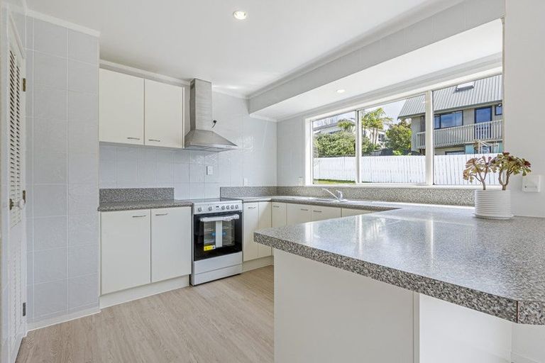 Photo of property in 49 Centorian Drive, Windsor Park, Auckland, 0632