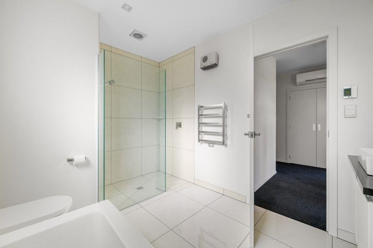 Photo of property in 5 Bovett Place, Wanaka, 9305