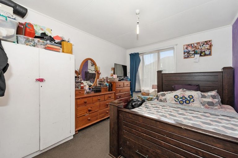 Photo of property in 57 Sare Crescent, Fairfield, Hamilton, 3214
