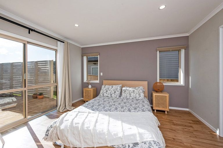 Photo of property in 122 Endeavour Drive, Whitby, Porirua, 5024