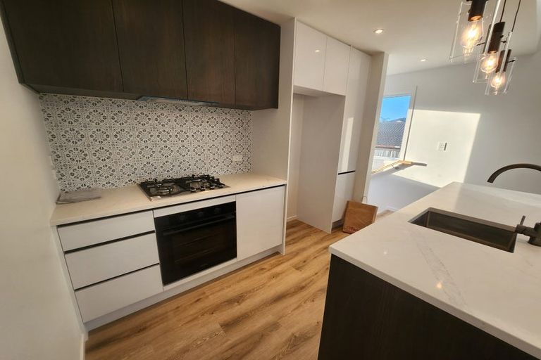 Photo of property in 1/46 Toroa Street, Torbay, Auckland, 0630