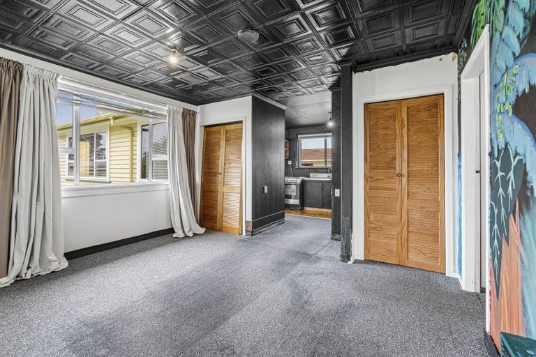 Photo of property in 82 Strange Street, Waitara, 4320