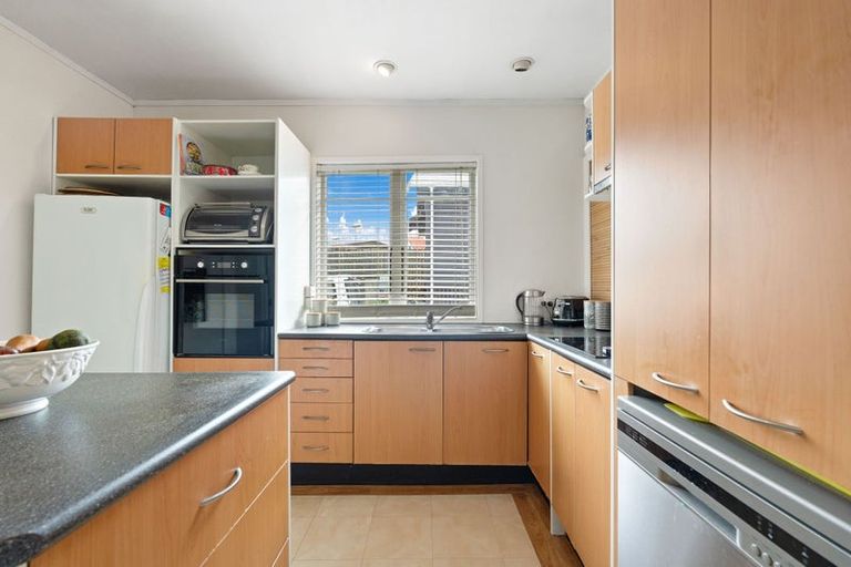 Photo of property in 2 Kent Road, Regent, Whangarei, 0112