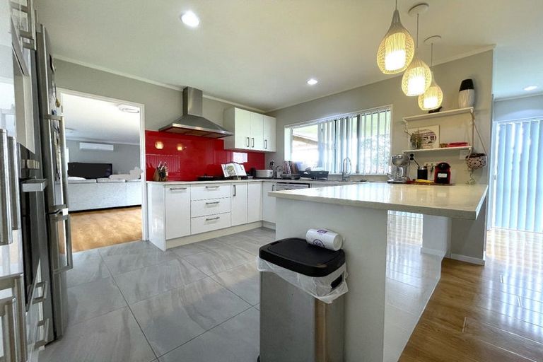 Photo of property in 6 Veagh Place, Highland Park, Auckland, 2010