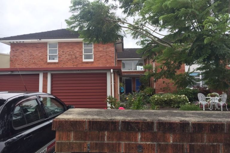 Photo of property in 4/64 Seacliffe Avenue, Belmont, Auckland, 0622